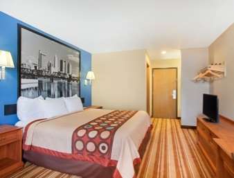 Super 8 By Wyndham Defiance Hotel Room photo